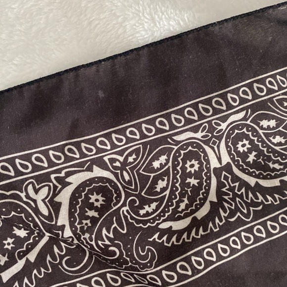 Dark brown paisley kerchief / bandana - Picture 4 of 17